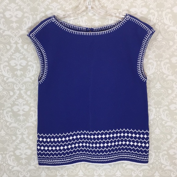 Banana Republic Tops - {Banana Republic}XS Blue Topw/WhiteEmbroidery